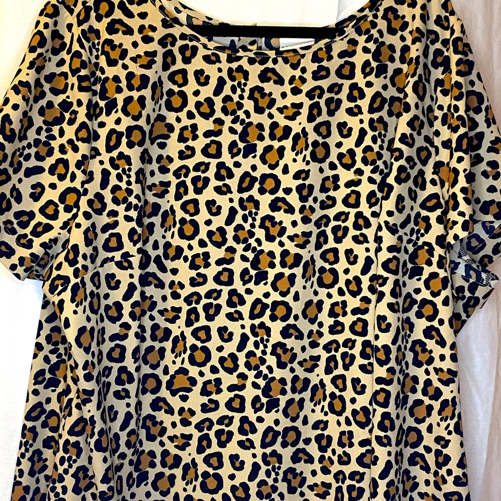 CHEETAH PRINT OVERSIZED BLOUSE